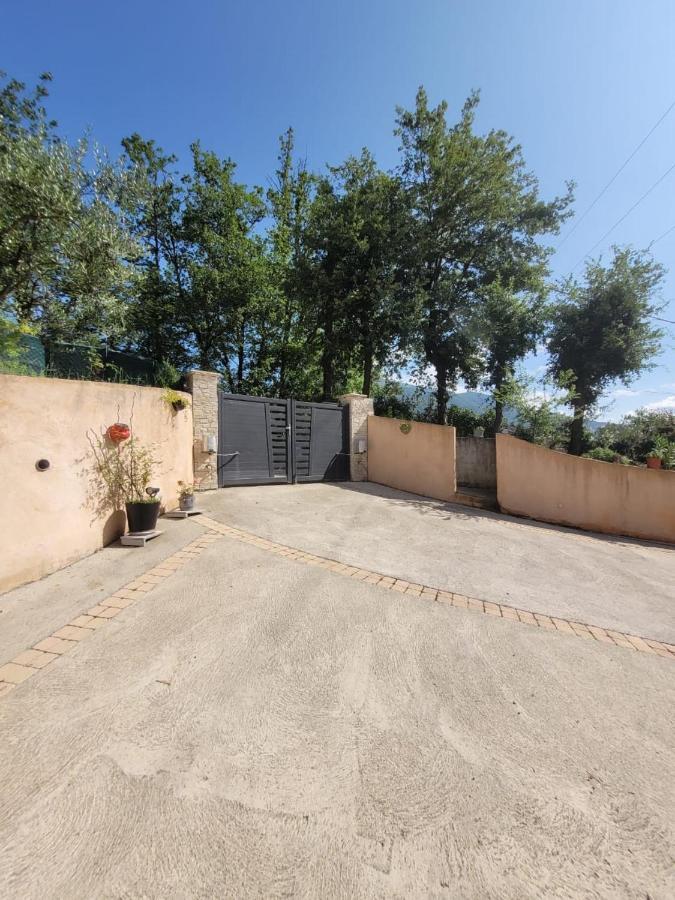 Studio neuf et agréable, Le Bar-sur-Loup Exterior foto